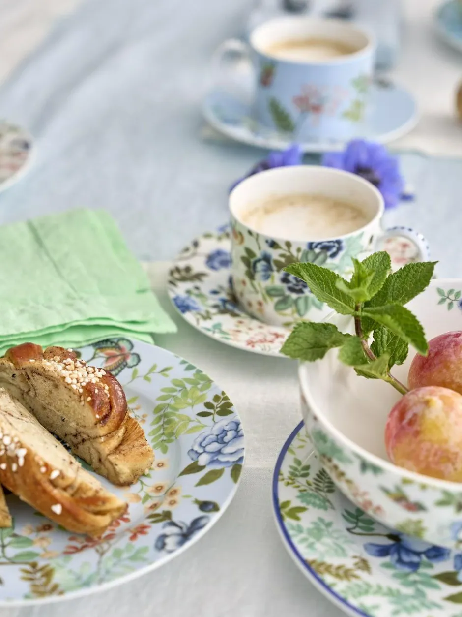 Designer's Guild Designers Guild Porcelaine De Chine Tea Cups and Saucers Set Of 4 Sale