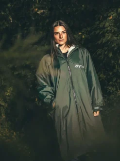 dryrobe Green Advance Adult Long Sleeve Changing Robe Clearance