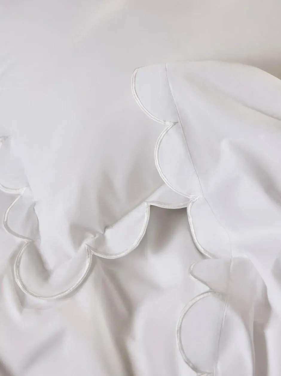 Laura Ashley White Scallop 200 Thread Count Duvet Cover and Pillowcase Set Outlet
