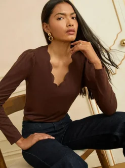 Love & Roses Chocolate Brown Scallop V-Neck Long Sleeve Jersey Top Hot