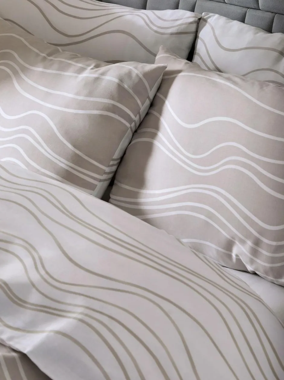 Next 2 Pack Reversible Duvet Cover and Pillowcase Set Natural Beige/White Wave Clearance