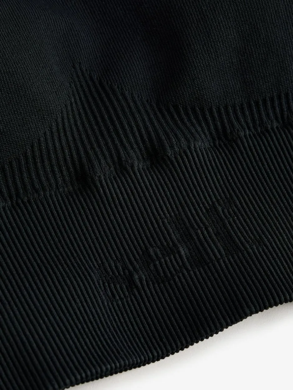 self. Seamfree Sports Crop Top Black Outlet