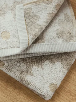 Next Set of 2 Natural 100% Cotton Daisy Face Cloths Outlet