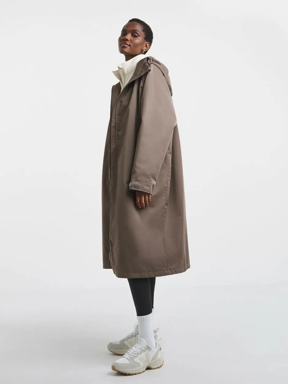 Snowdonia Brown Changing Robe Hot