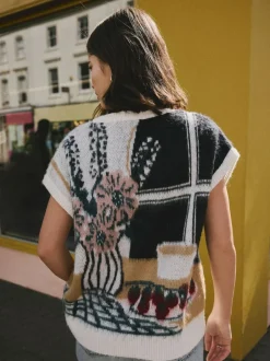Next Knitted Tank Table Scene New