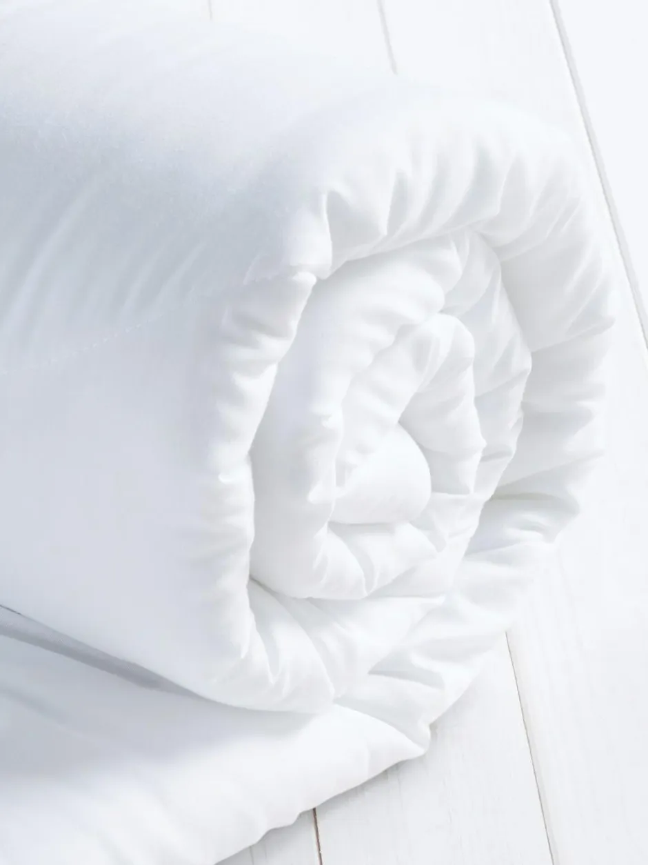 Next Temperature Regulating 4.5 Tog Duvet Outlet