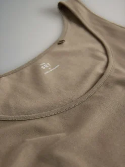 The Set 7 Pack Scoop Neck Vests Black/White/Brown/Light Brown/Cream/White Best